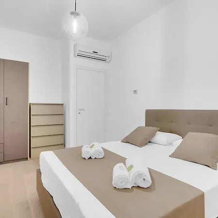 Mi Casa Via Torino Lägenhet